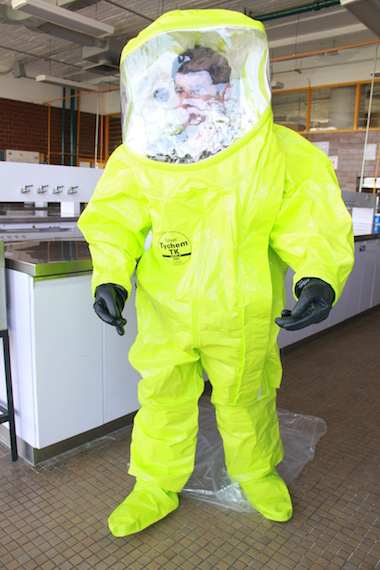 Dona DuPont equipos para manejo de emergencias químicas